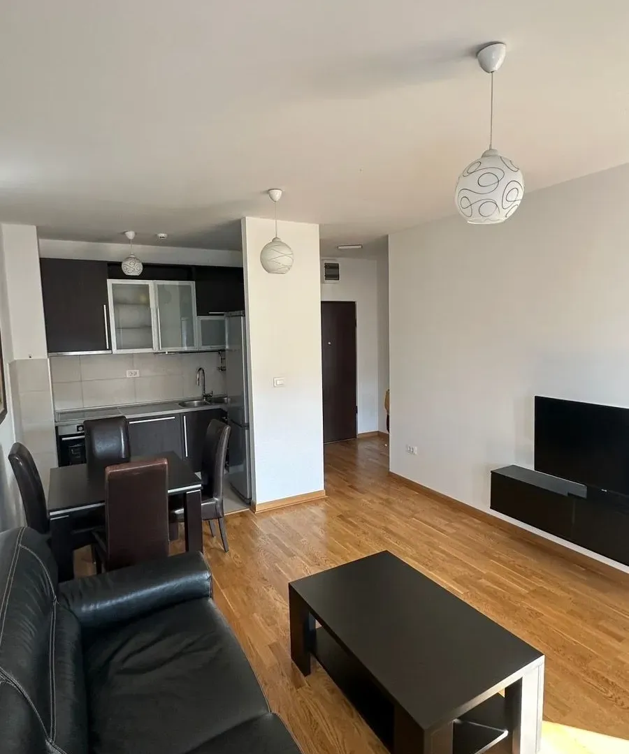 Izdavanje, jednosoban stan, 45m², City Kej, Podgorica