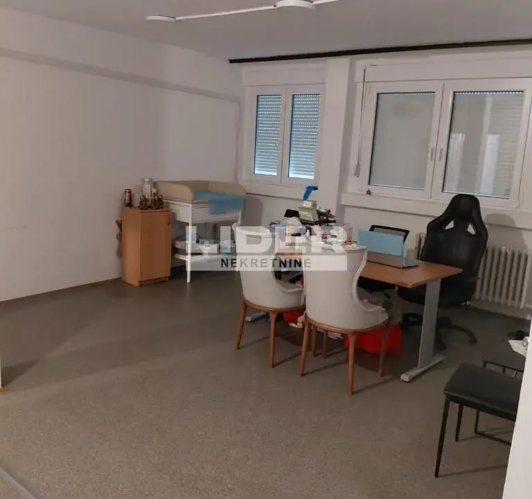 Izdavanje, dvosoban stan, 71m², Novi Beograd Blok 1 Fontana, Novi Beograd Sve Podlokacije