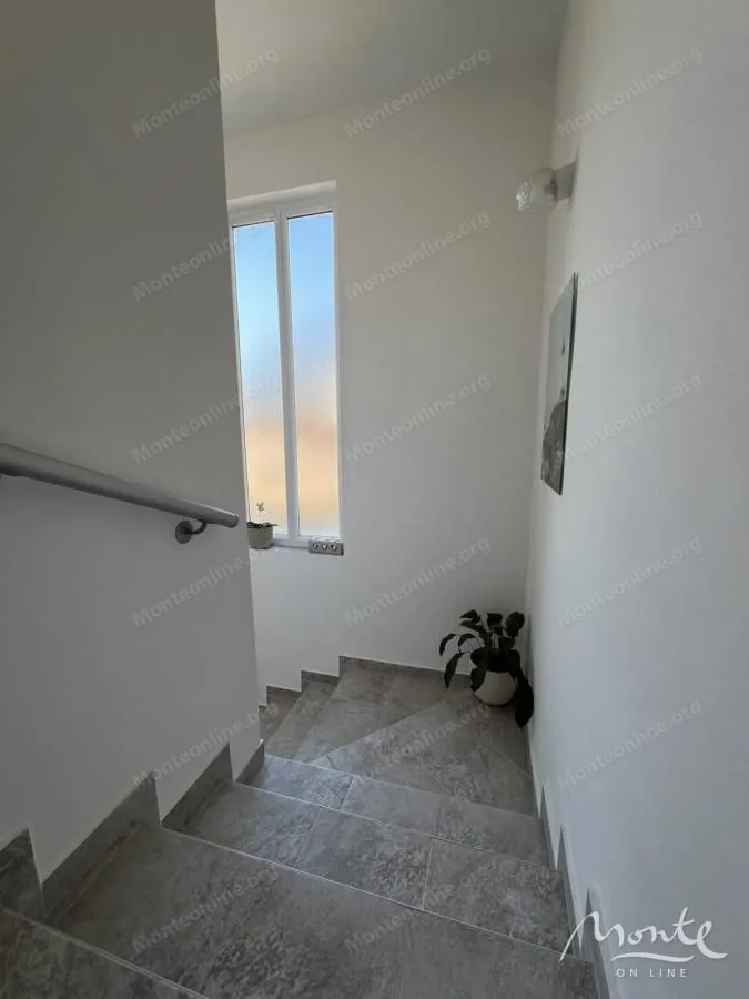 Sale, house, 350m², Bjeliši, Bar