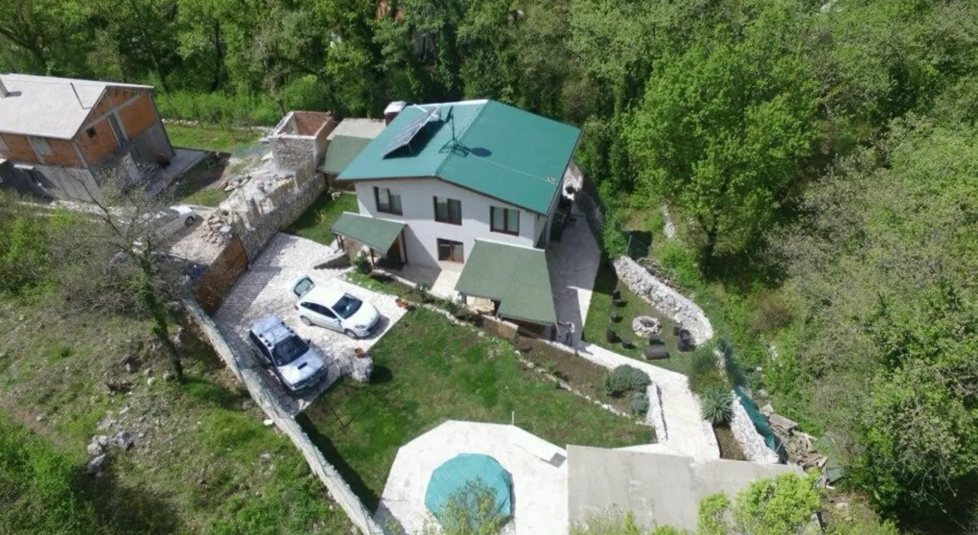 Izdavanje, kuća, 160m², Mirac, Kotor