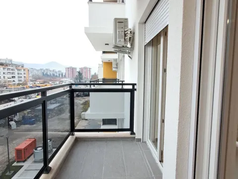Rent, one bedroom apartment, 45m², Pobrežje, Podgorica - image 12