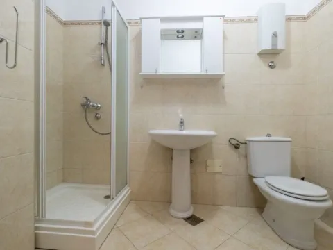 Izdavanje, jednosoban stan, 70m², Gorica C, Podgorica - image 7