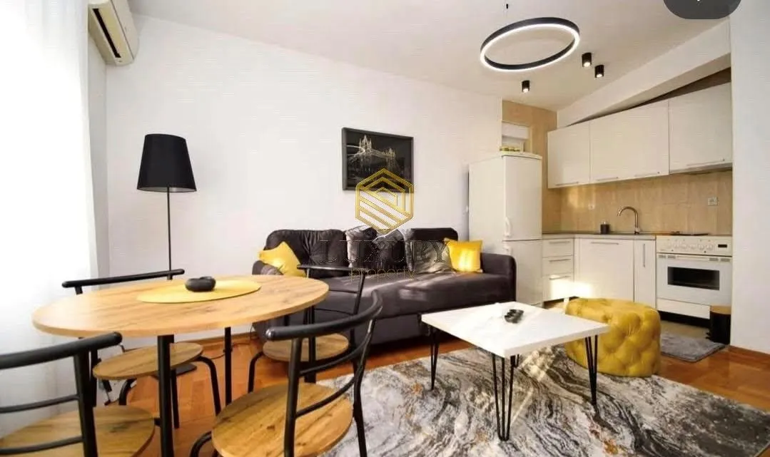 Prodaja, jednosoban stan, 37m², Centar, Podgorica