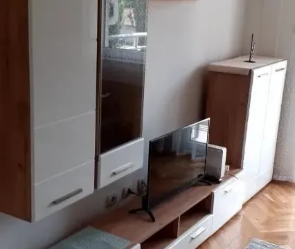 Rent, one bedroom apartment, 41m², Detelinara, Novi Sad Sve Podlokacije - image 2