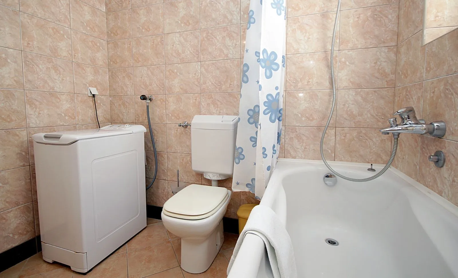 Sale, four bedroom apartment, 95m², Sveti Stefan, Budva