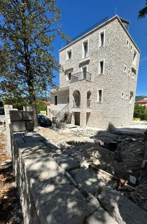 Prodaja, kuća, 500m², Donja Lastva, Tivat