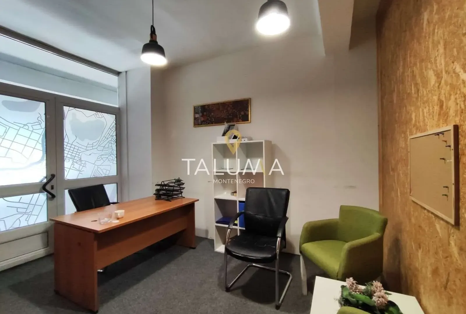 Izdavanje, poslovni prostor, 150m², Pobrežje, Podgorica