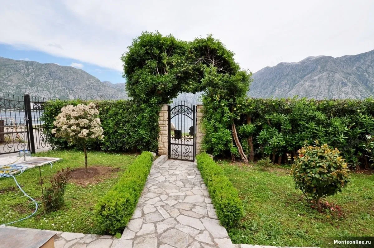 Prodaja, kuća, 306m², Prčanj, Kotor