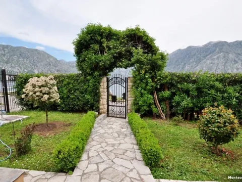 Prodaja, kuća, 306m², Prčanj, Kotor - image 11