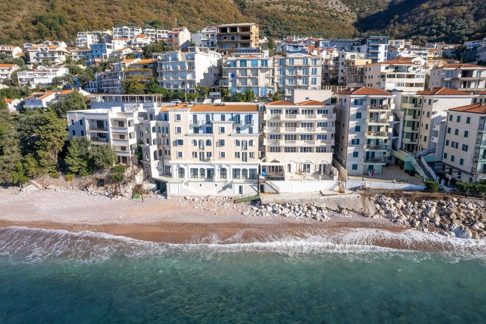 Sale, three bedroom apartment, 222m², Sveti Stefan, Budva
