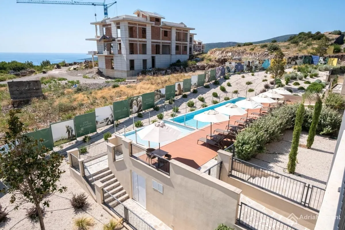 Prodaja, dvosoban stan, 93m², Radovići, Tivat
