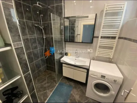 Izdavanje, trosoban stan, 80m², Vračar Hram, Vračar Sve Podlokacije - image 13