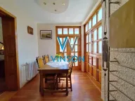 Izdavanje, četvorosoban stan, 137m², Centar, Novi Sad - image 9