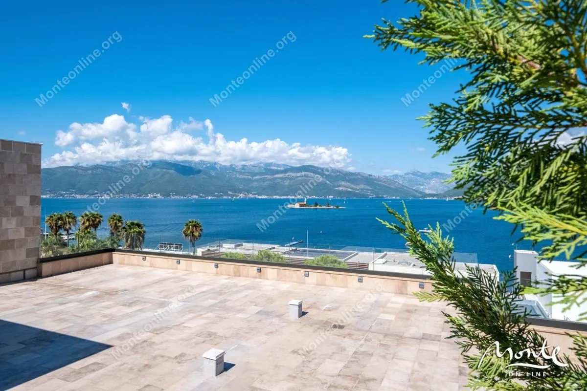 Prodaja, trosoban stan, 230m², Bogišići, Tivat