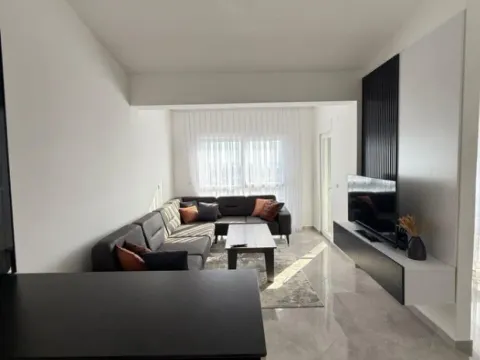 Izdavanje, trosoban stan, 96m², Šušanj, Bar - image 4