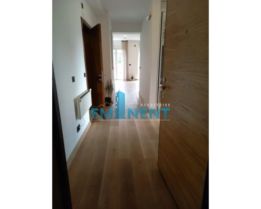 Rent, four bedroom apartment, 120m², Senjak, Beograd