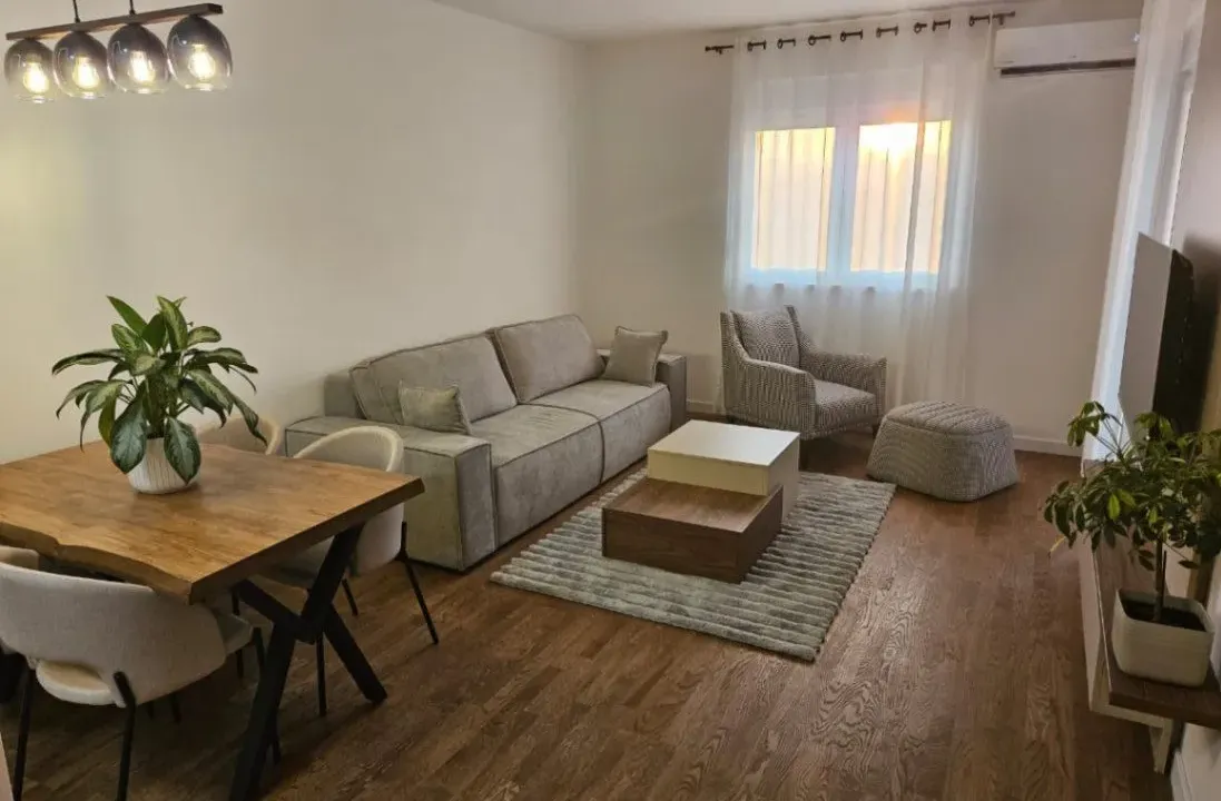 Izdavanje, jednosoban stan, 46m², Stari Aerodrom, Podgorica