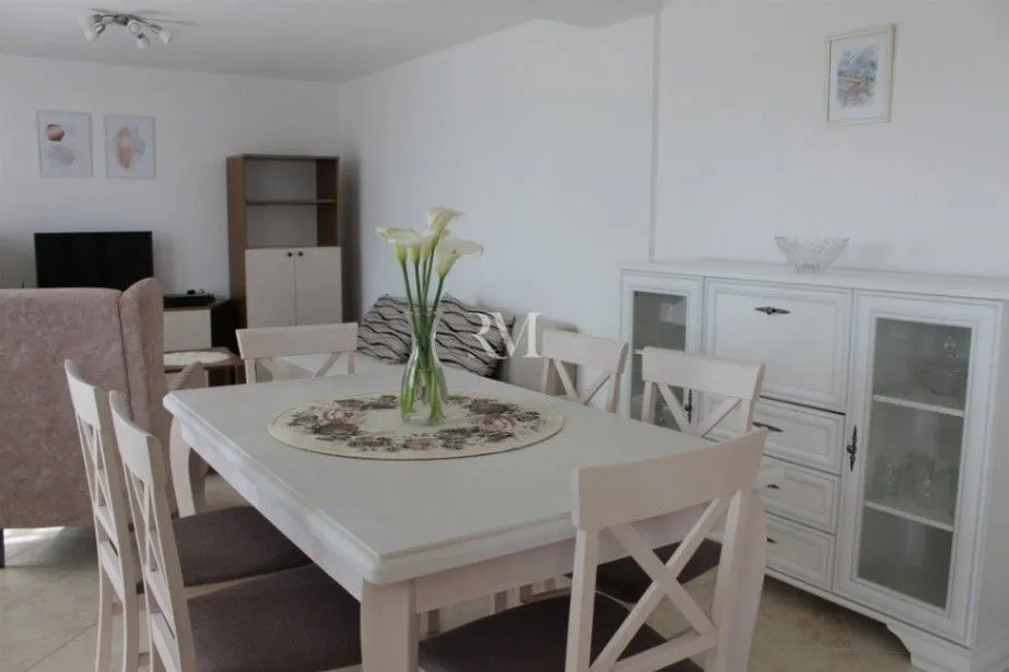 Izdavanje, jednosoban stan, 56m², Tivat, Crna Gora