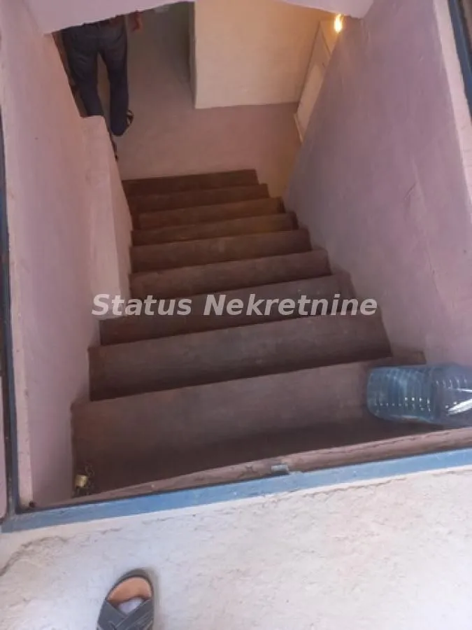 Prodaja, kuća, 170m², Salajka, Novi Sad Sve Podlokacije
