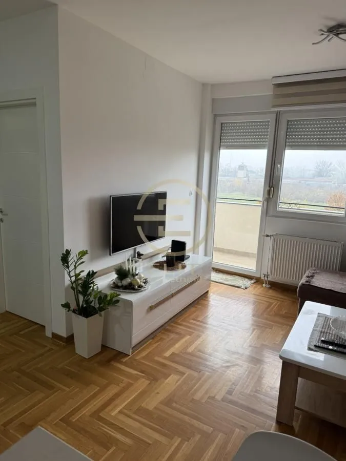 Izdavanje, jednosoban stan, 39m², Bulevar Evrope, Novi Sad Sve Podlokacije