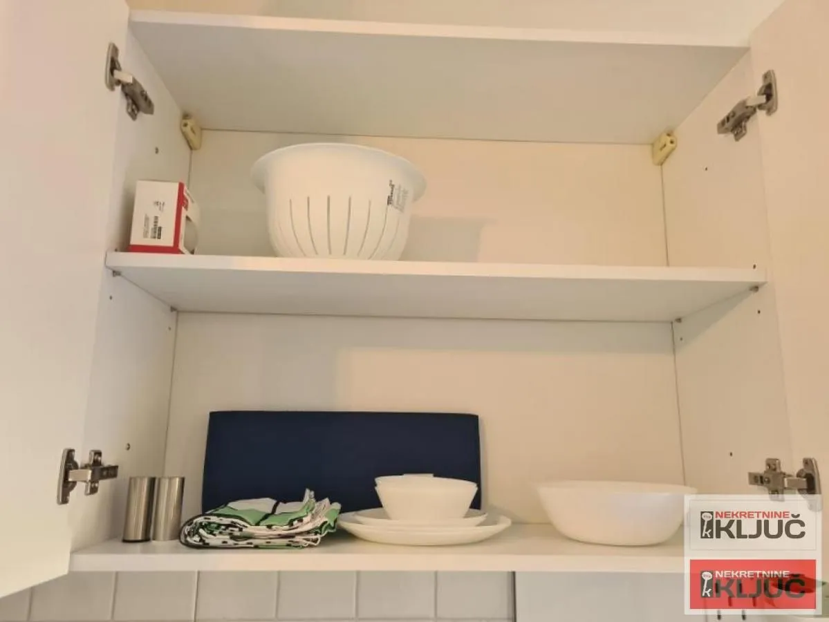 Izdavanje, garsonjera, 21m², Centar, Novi Sad