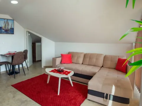 Rent, two bedroom apartment, 61m², Podkošljun, Budva - image 3