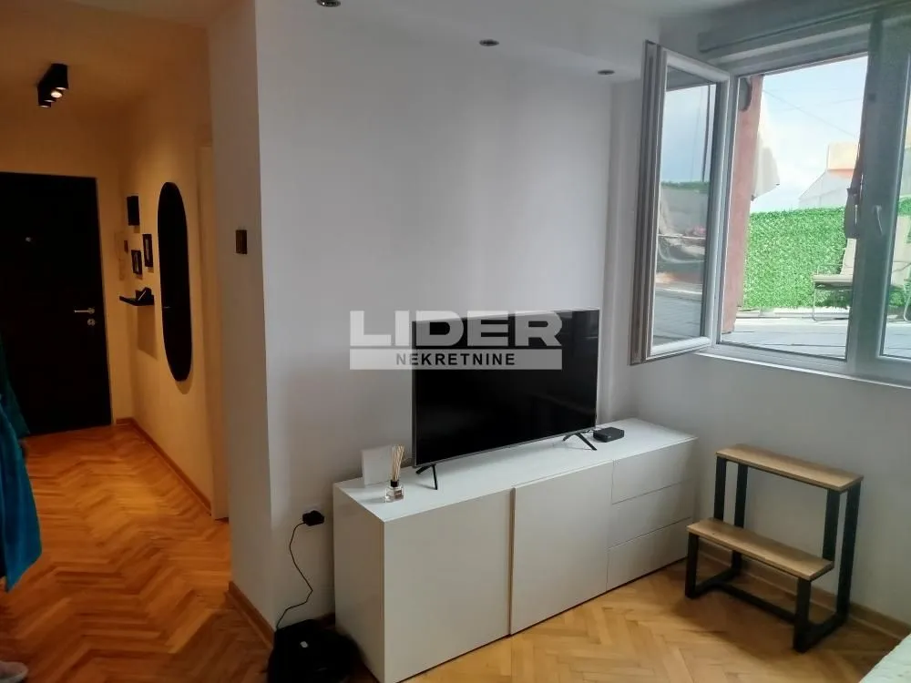 Rent, one bedroom apartment, 40m², Stari Grad, Beograd