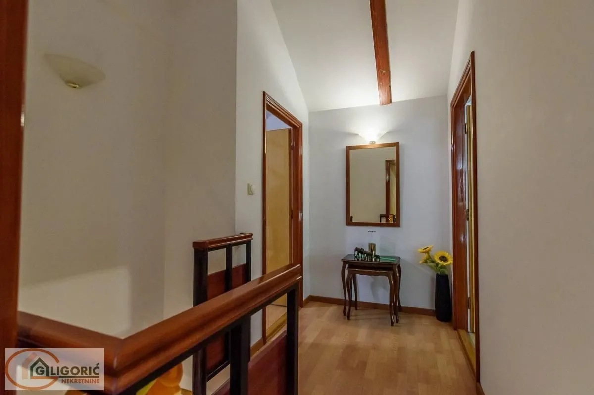 Sale, four bedroom apartment, 104m², Stari Grad, Beograd