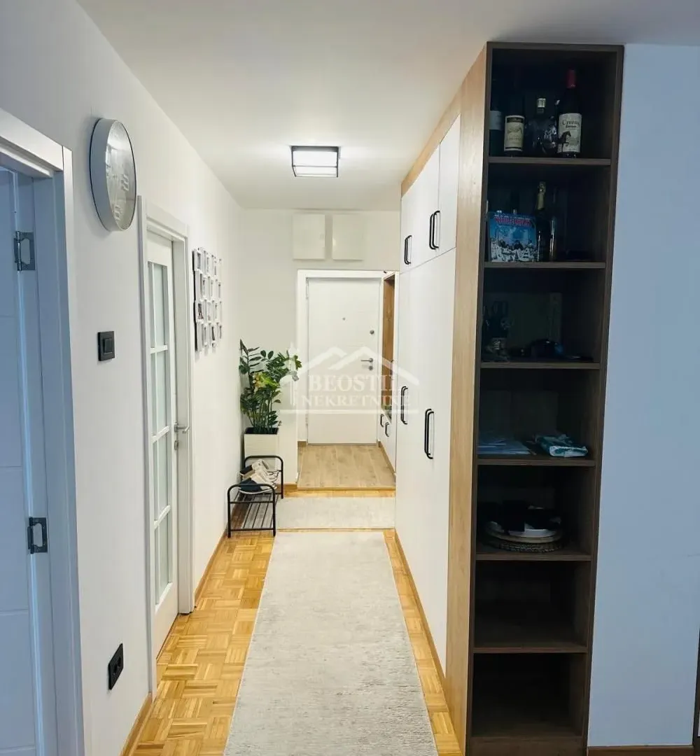 Sale, three bedroom apartment, 70m², Novi Beograd Blok 61, Novi Beograd Sve Podlokacije