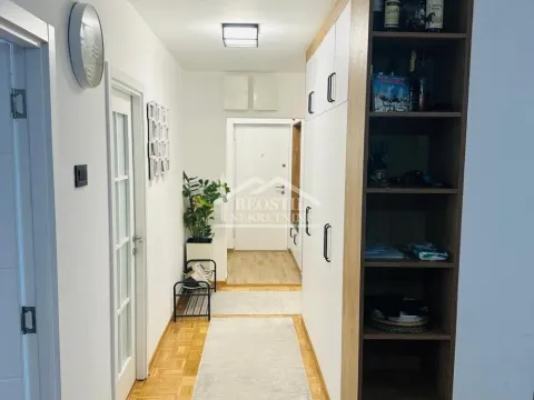 Prodaja, trosoban stan, 70m², Novi Beograd Blok 61, Novi Beograd Sve Podlokacije - image 9