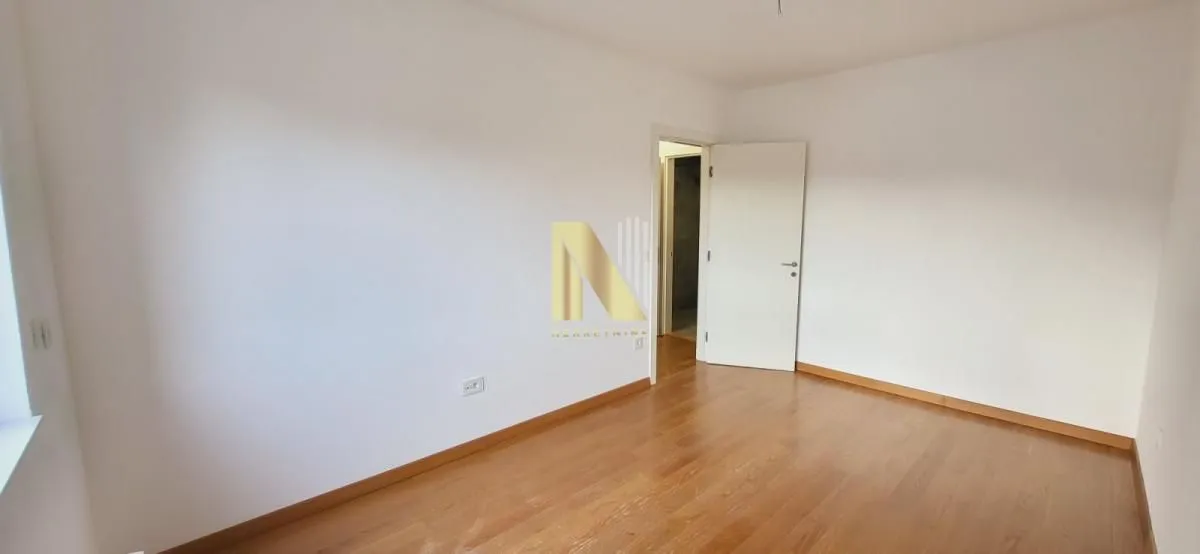 Prodaja, trosoban stan, 86m², Centar, Novi Sad