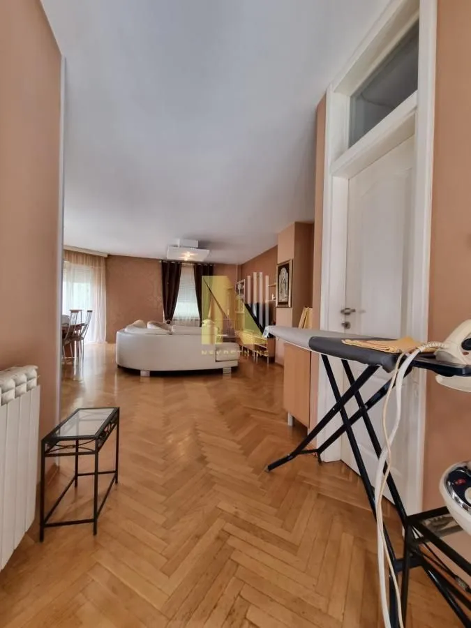 Izdavanje, četvorosoban stan, 210m², Telep, Novi Sad Sve Podlokacije