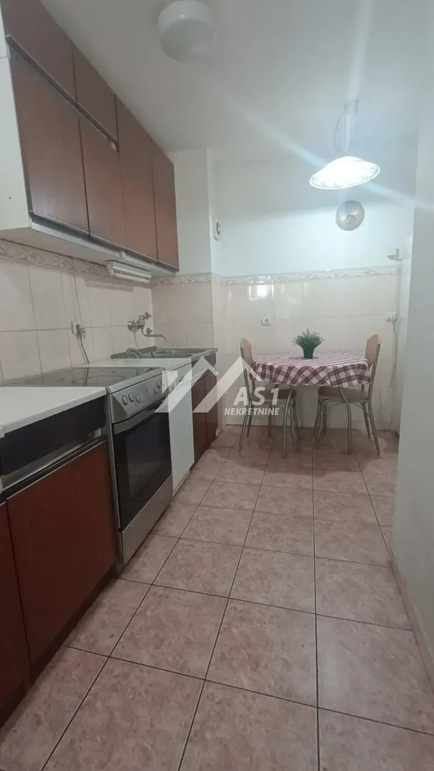 Izdavanje, trosoban stan, 70m², Novo naselje, Novi Sad