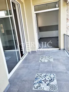 Covered terrace with ceramic tiles and a view of the room interior. - image 14