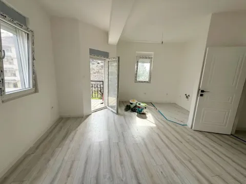 Prodaja, trosoban stan, 53m², Gorica C, Podgorica - image 3