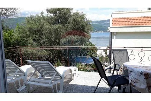 Prodaja, kuća, 122m², Krašići, Tivat