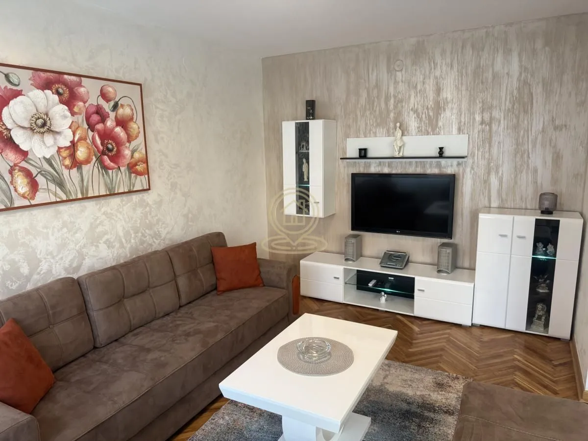 Rent, two bedroom apartment, 58m², Stari Grad, Beograd