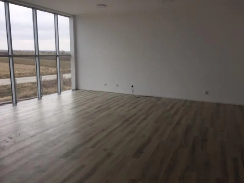 Rent, office space, 300m², Zemun Ugrinovci, Zemun Sve Podlokacije