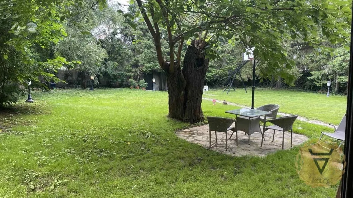 Izdavanje, kuća, 160m², Savski Venac, Beograd