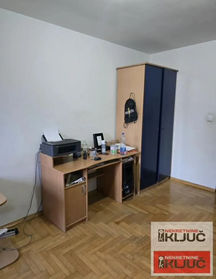 Izdavanje, kuća, 250m², Sajmište, Novi Sad