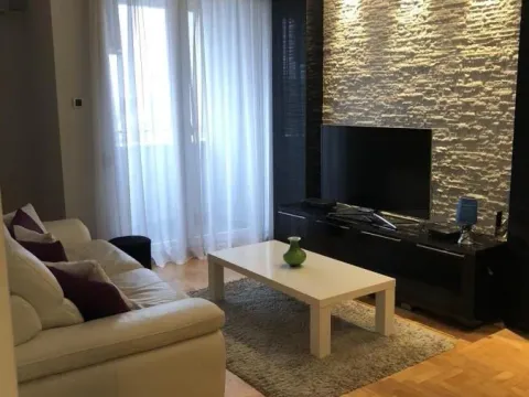 Prodaja, jednosoban stan, 42m², Adamovićevo Naselje, Novi Sad Sve Podlokacije - image 1