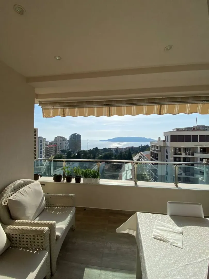 Sale, two bedroom apartment, 115m², Bečići, Budva