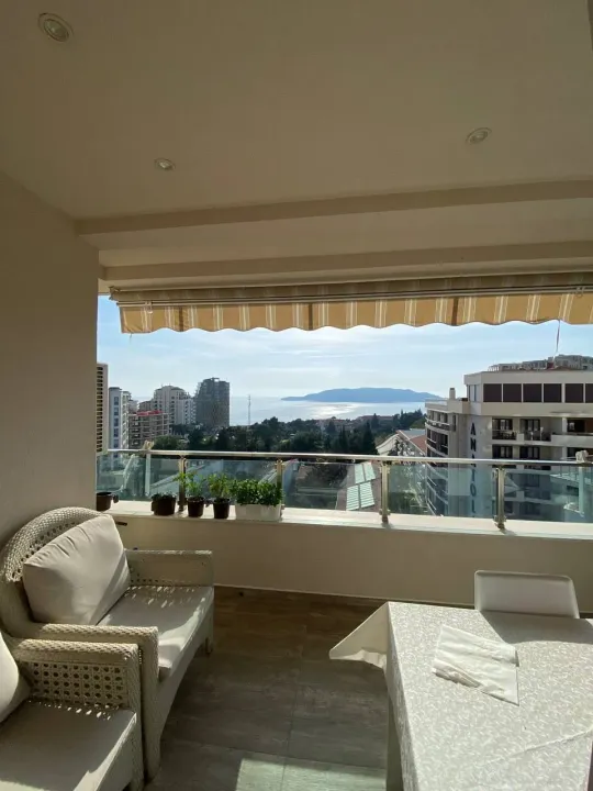Sale, two bedroom apartment, 115m², Bečići, Budva