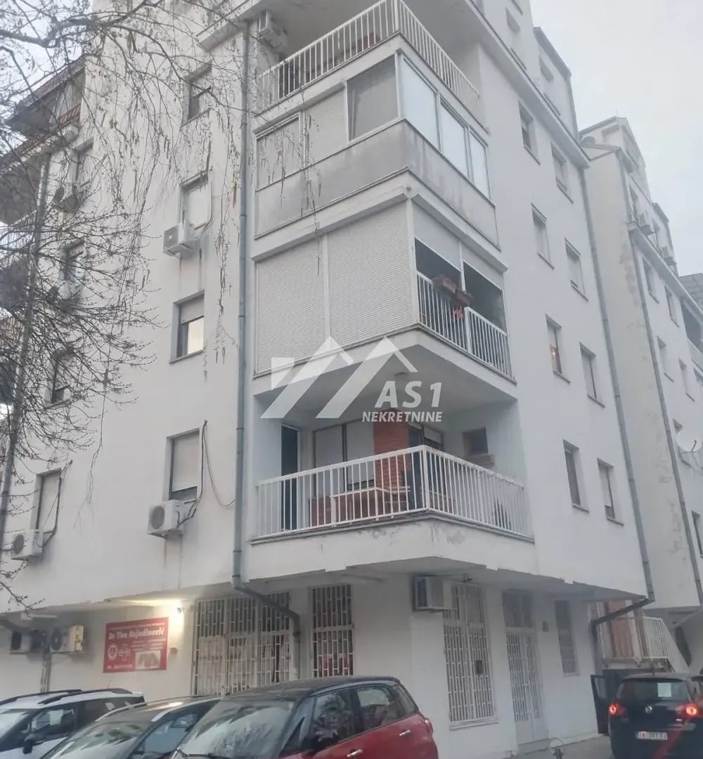 Izdavanje, dvosoban stan, 54m², Grbavica, Novi Sad Sve Podlokacije