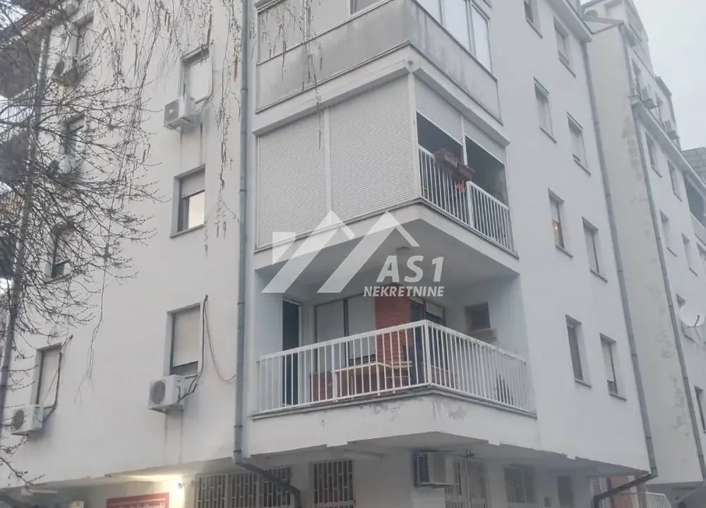 Izdavanje, dvosoban stan, 54m², Grbavica, Novi Sad Sve Podlokacije