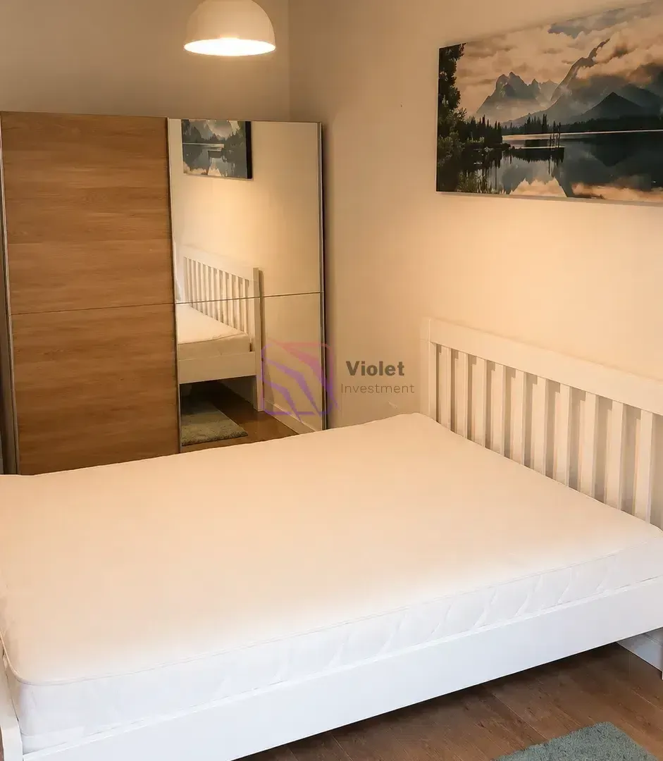 Izdavanje, jednosoban stan, 43m², Central Point, Podgorica