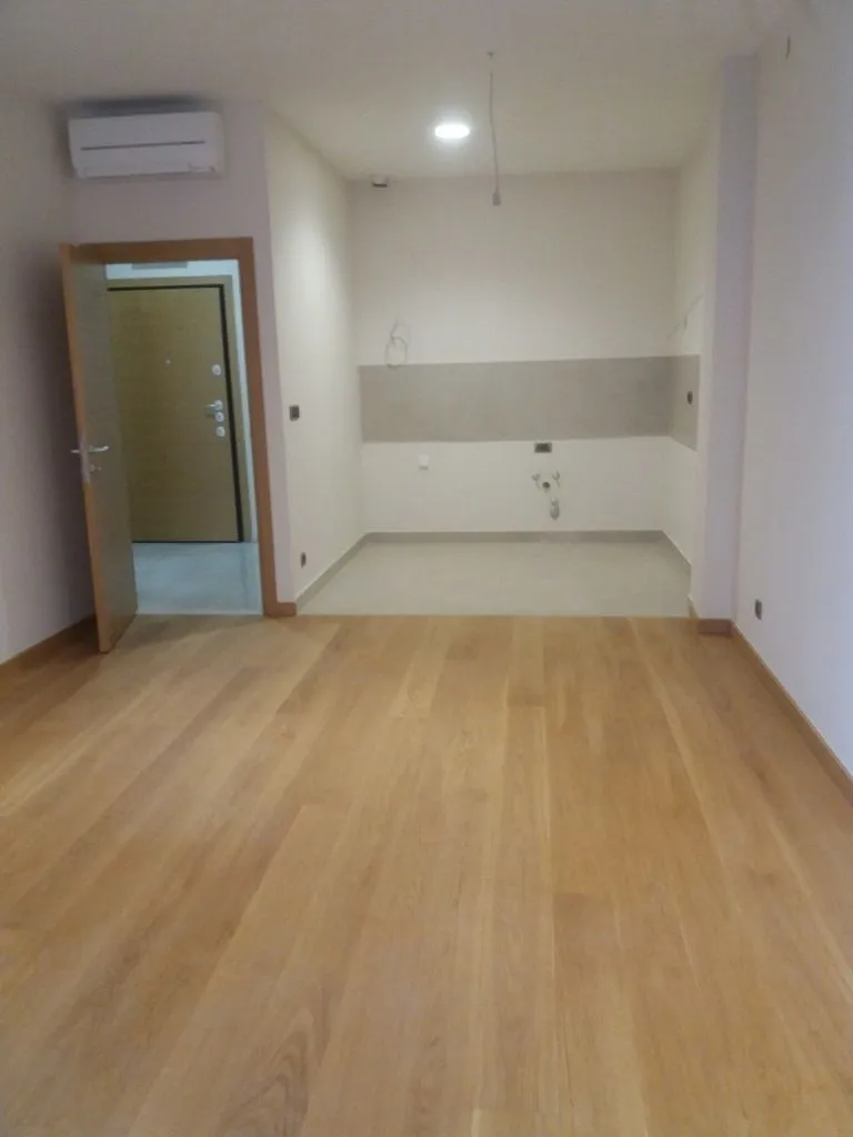 Rent, office space, 52m², Preko Morače, Podgorica