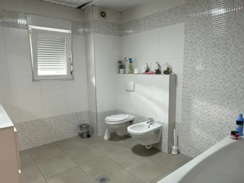 Rent, two bedroom apartment, 120m², City Kvart, Podgorica - image 8