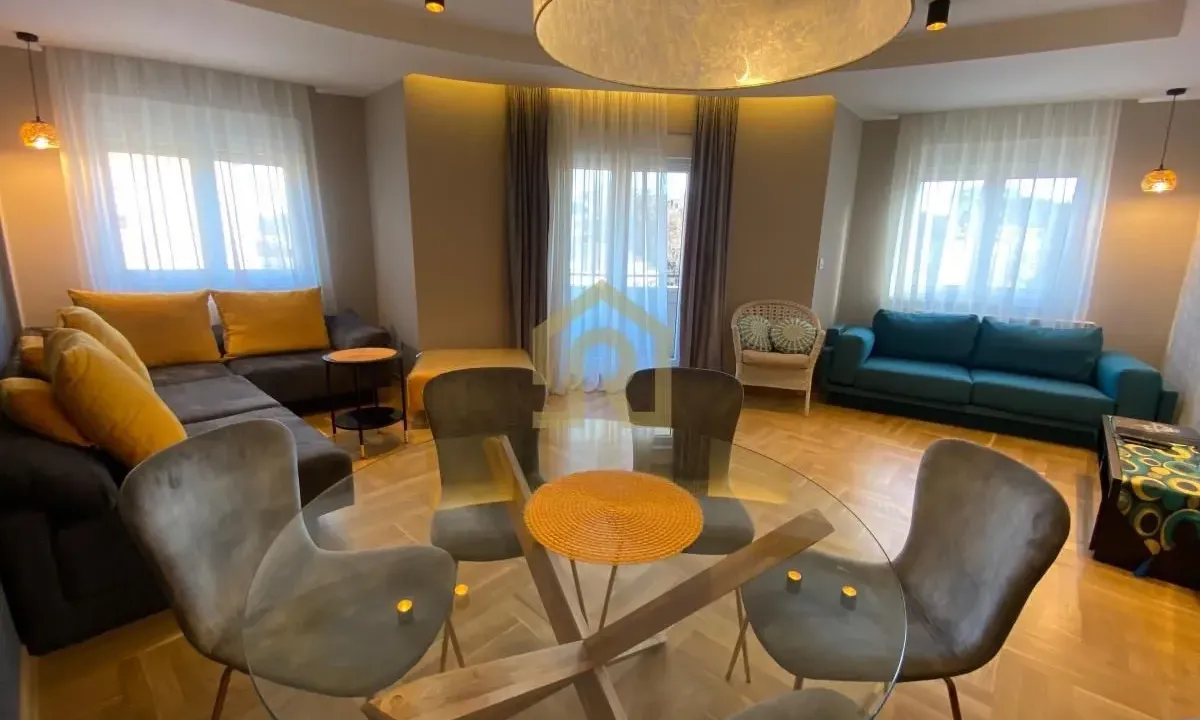 Izdavanje, trosoban stan, 67m², Palilula Sve Podlokacije, Beograd
