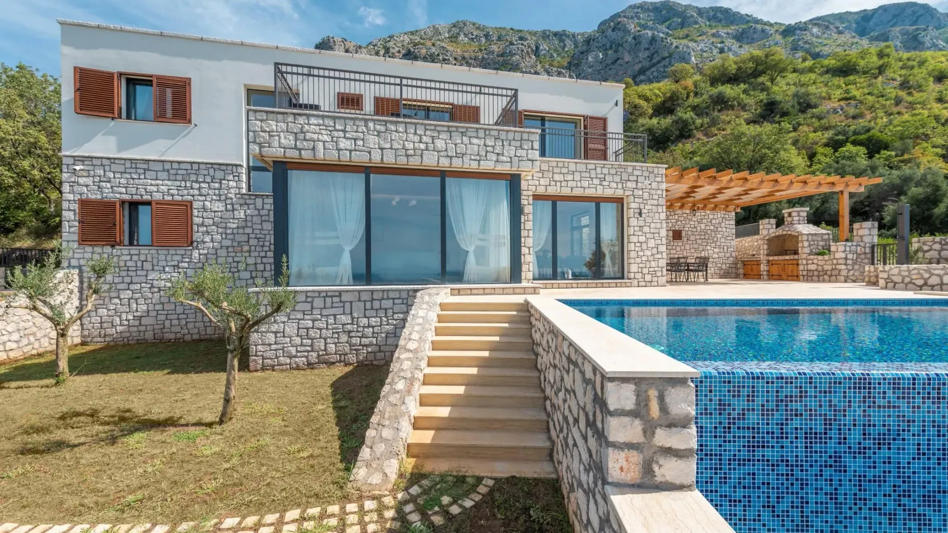 Sale, house, 256m², Reževići, Budva